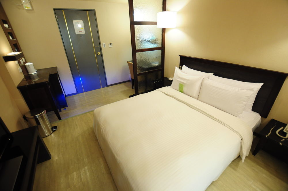 Kindness Hotel Shinkuchan Kaohsiung Bagian luar foto