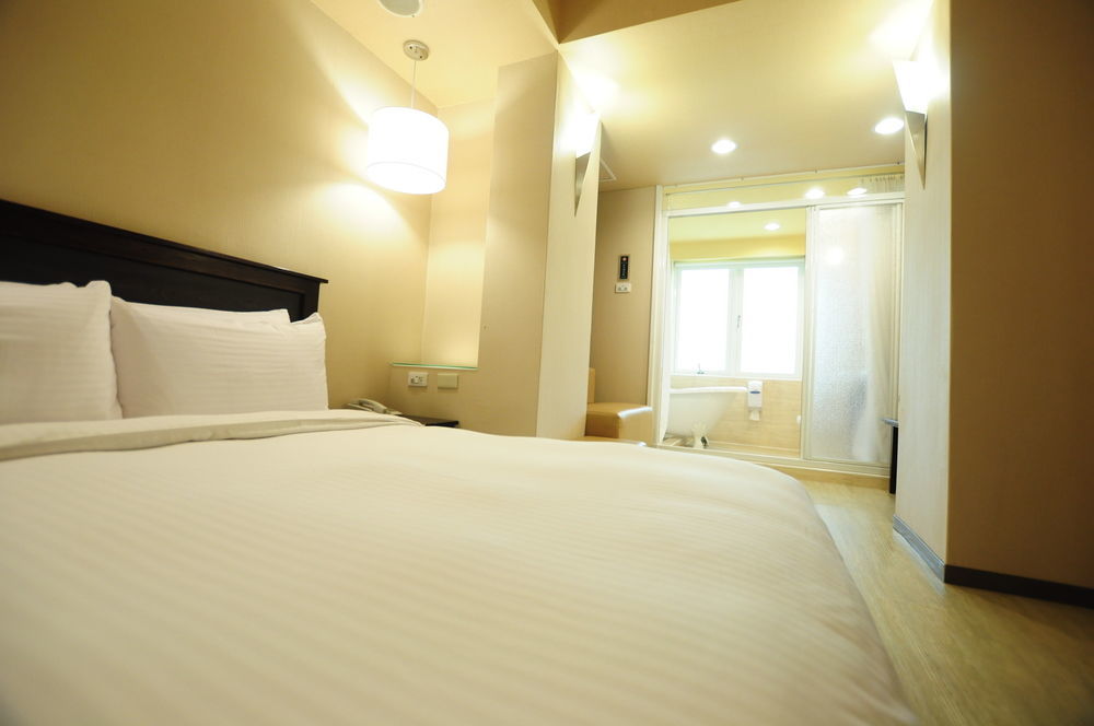 Kindness Hotel Shinkuchan Kaohsiung Bagian luar foto
