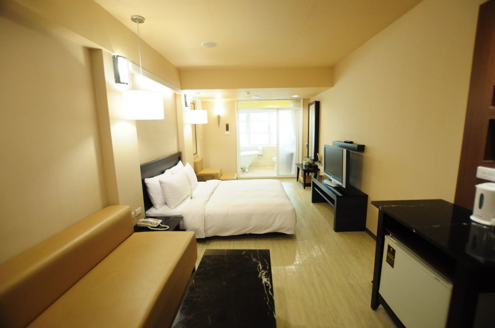 Kindness Hotel Shinkuchan Kaohsiung Bagian luar foto