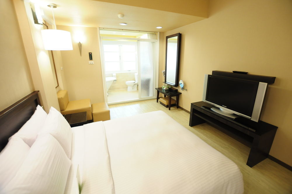 Kindness Hotel Shinkuchan Kaohsiung Bagian luar foto