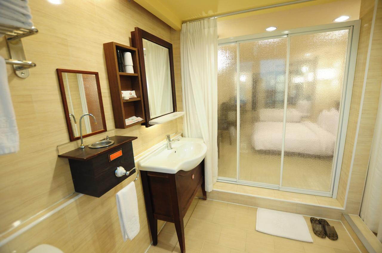 Kindness Hotel Shinkuchan Kaohsiung Bagian luar foto